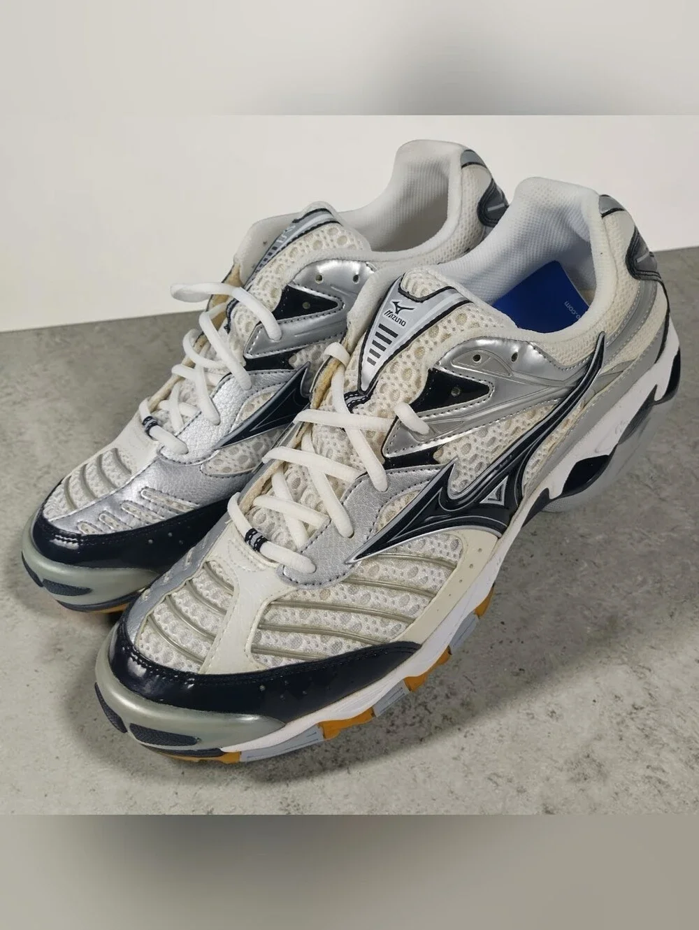 Mizuno Women's Size 12 Wave Lightning 6 Volleyball Shoes White Silver Black New